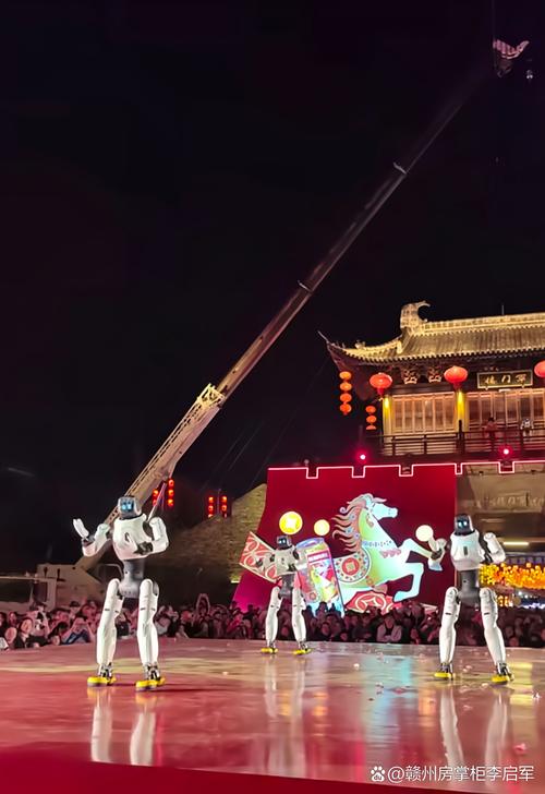 说明科技郁孤台表演春晚同款机器人户外表演图片春晚武术机器人
